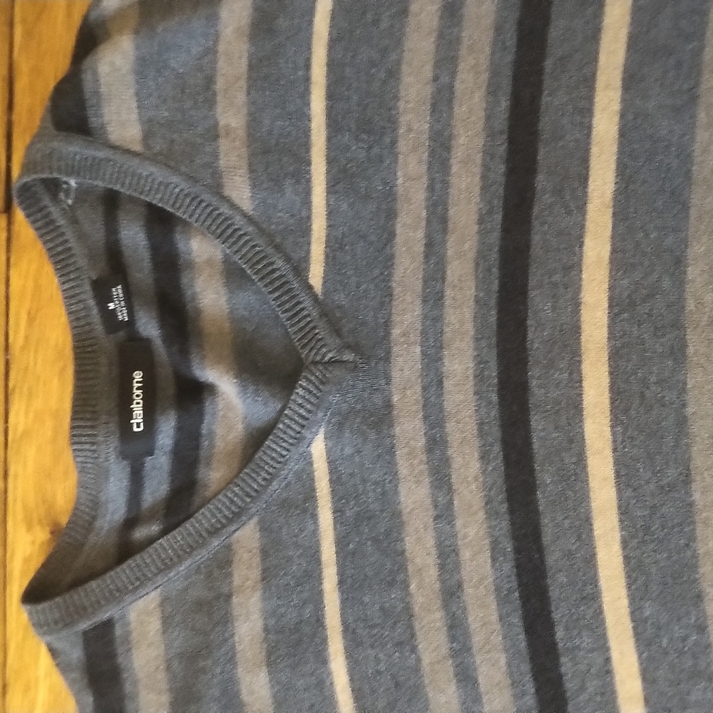 Liz Claiborne v-neck sweater